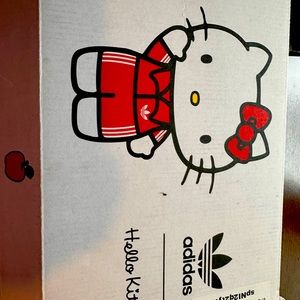 Hello kitty tennis shoes 👟 not adidas original